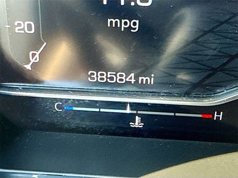 Used 2024 GMC Sierra 1500 SLT w/ X31 Off-Road Package image 12