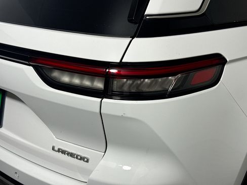 Used 2024 Jeep Grand Cherokee Laredo X image 34