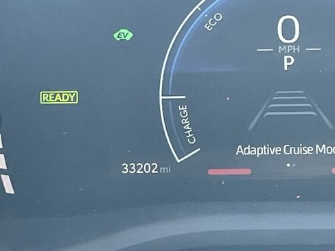 Used 2025 Toyota Camry SE image 8