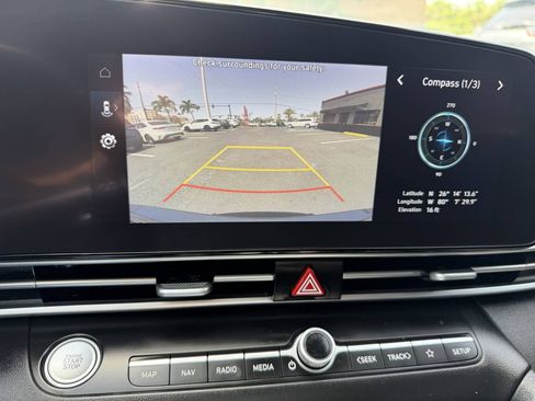 Used 2023 Hyundai Elantra SEL w/ Convenience Package FWD image 17