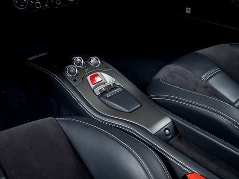 Used 2014 Ferrari 458 Italia image 28