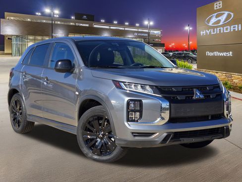 Used 2024 Mitsubishi Outlander Sport SE image 3