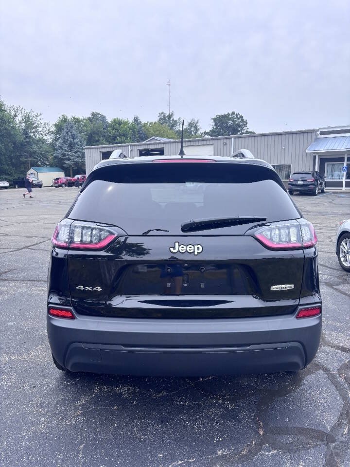 Used 2019 Jeep Cherokee Latitude w/ Popular Appearance Group AWD/4WD image 11