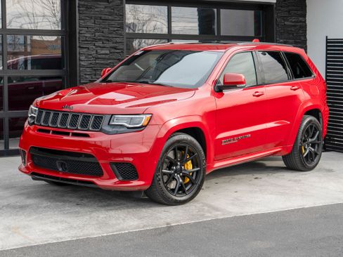 Used 2018 Jeep Grand Cherokee Trackhawk image 3