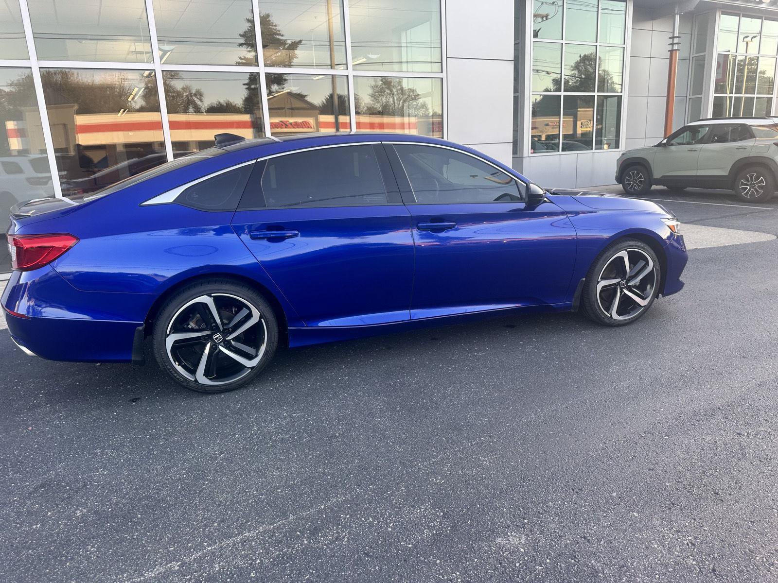 Used 2022 Honda Accord Sport image 3