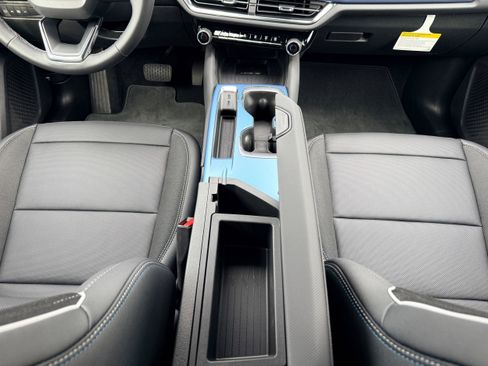 New 2026 Chevrolet Equinox EV LT image 17