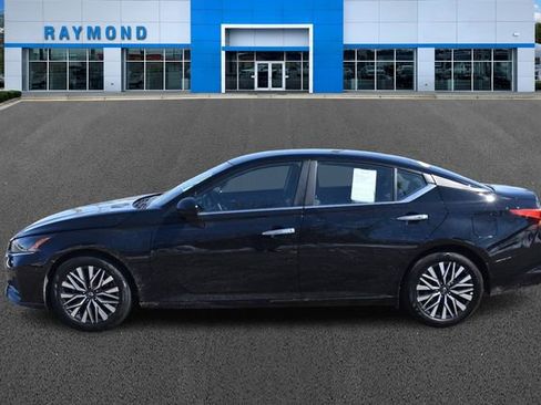 Used 2025 Nissan Altima 2.5 SV image 7