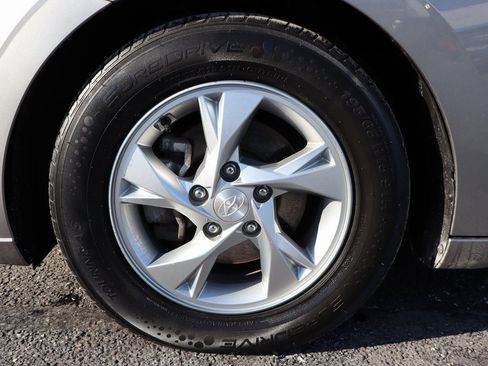 Used 2021 Hyundai Elantra SE image 27