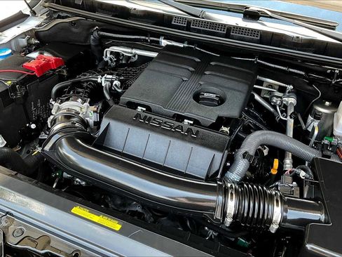 Used 2024 Nissan Frontier SL image 32