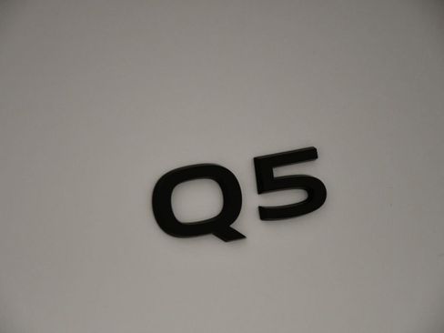 Used 2025 Audi Q5 Premium w/ Convenience Package image 9