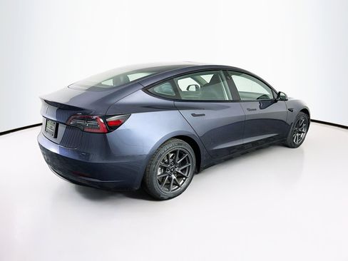 Used 2023 Tesla Model 3 Standard Range image 9