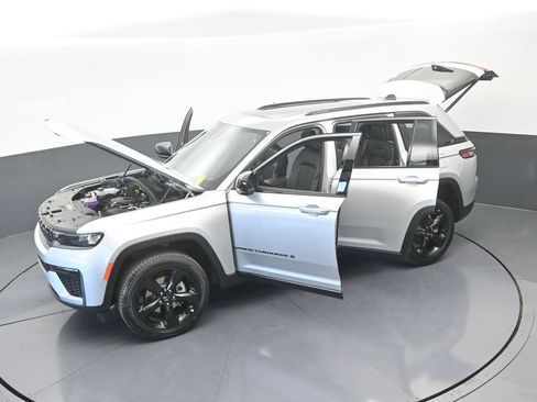 New 2026 Jeep Grand Cherokee Limited w/ Limited Altitude Package RWD image 59