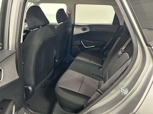 Used 2023 Kia Soul LX w/ LX Technology Package FWD image 19