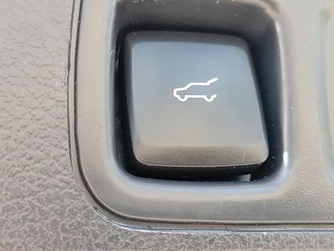 Certified 2023 Lincoln Navigator Reserve AWD/4WD image 9