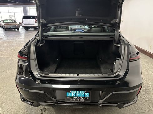 Used 2025 BMW 740i xDrive image 7