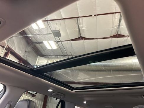 Certified 2023 Honda Pilot Touring image 21