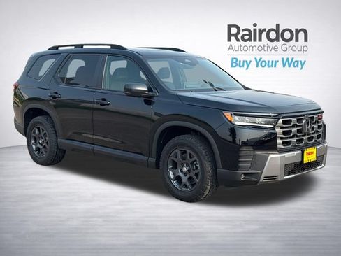 Used 2026 Honda Pilot TrailSport image 1