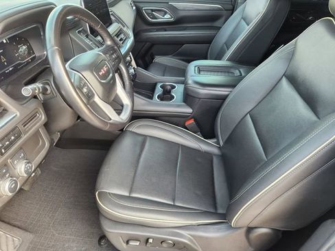 Used 2023 GMC Yukon XL SLT AWD/4WD image 12