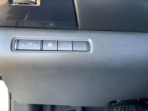 Used 2023 Nissan Pathfinder SV FWD image 33