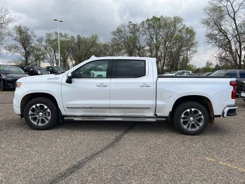 Used 2024 Chevrolet Silverado 1500 High Country w/ Technology Package AWD/4WD image 5