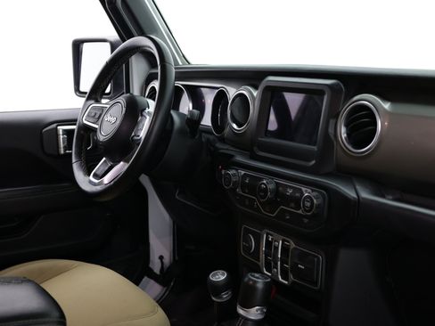 Used 2020 Jeep Wrangler Unlimited Sahara AWD/4WD image 34