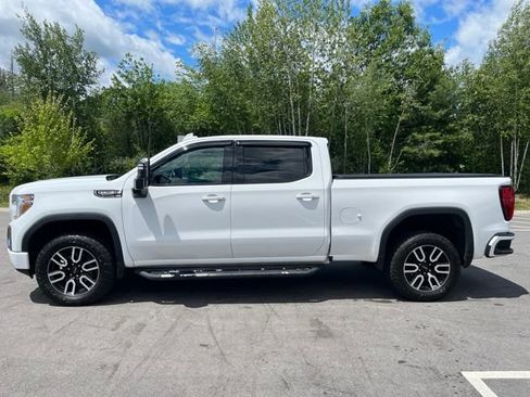 Used 2021 GMC Sierra 1500 AT4 w/ Technology Package AWD/4WD image 2