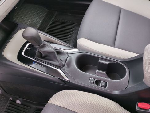 Used 2024 Toyota Corolla LE image 13