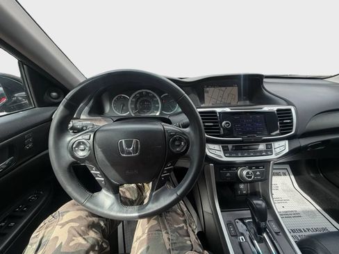Used 2015 Honda Accord Touring image 10