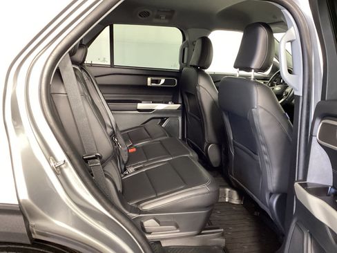 Used 2023 Ford Explorer XLT w/ Equipment Group 202A AWD/4WD image 12