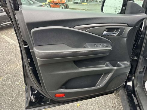 Used 2024 Honda Ridgeline Sport image 14