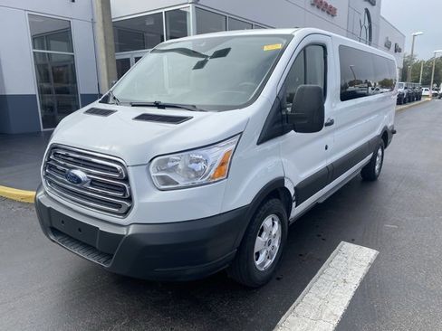 Used 2018 Ford Transit 350 XLT image 4