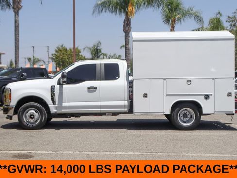 Used 2025 Ford F350 XL w/ XL Chrome Package RWD image 4
