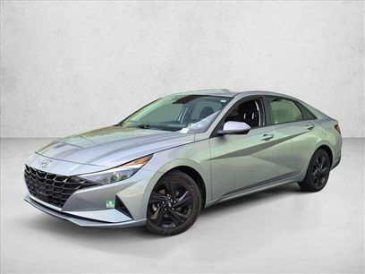 Used 2021 Hyundai Elantra SEL w/ Convenience Package