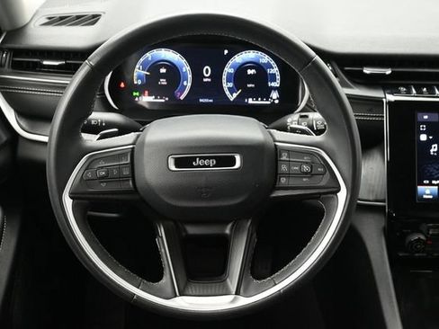 Used 2023 Jeep Grand Cherokee L Laredo RWD image 25