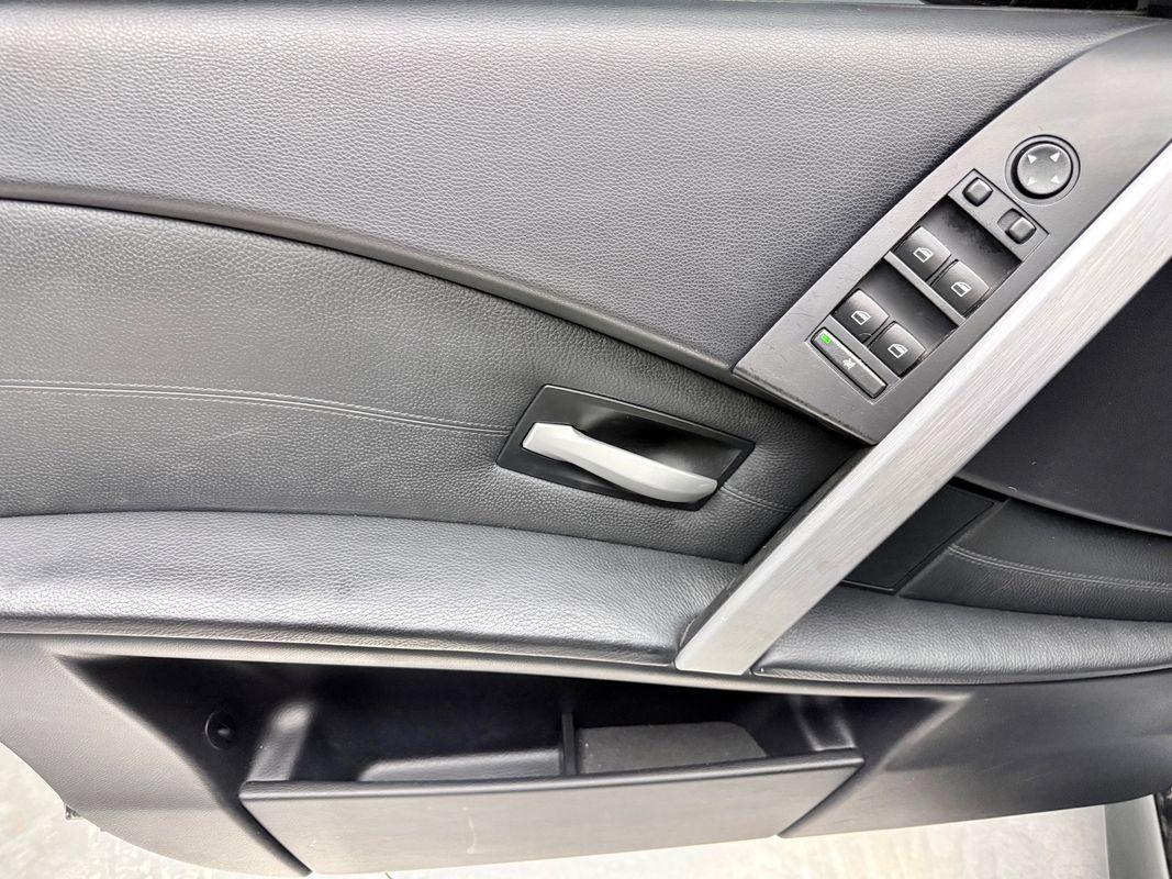 Used 2006 BMW M5 RWD image 15
