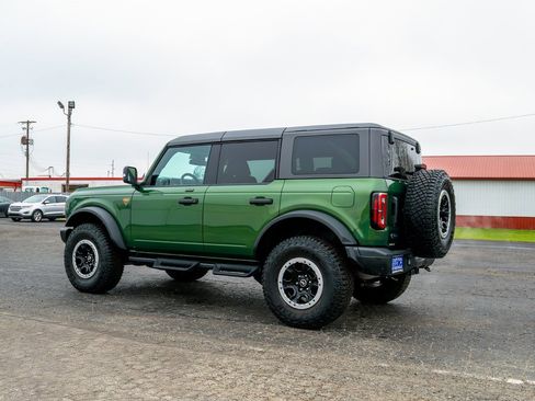 Used 2023 Ford Bronco Badlands image 7