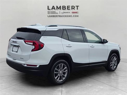 Used 2024 GMC Terrain SLT image 5