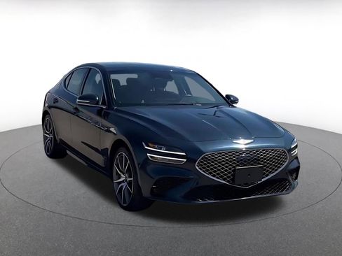 Used 2025 Genesis G70 2.5T AWD/4WD image 2