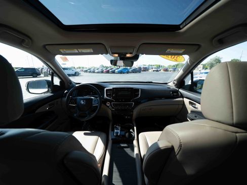 Used 2022 Honda Pilot Touring image 19