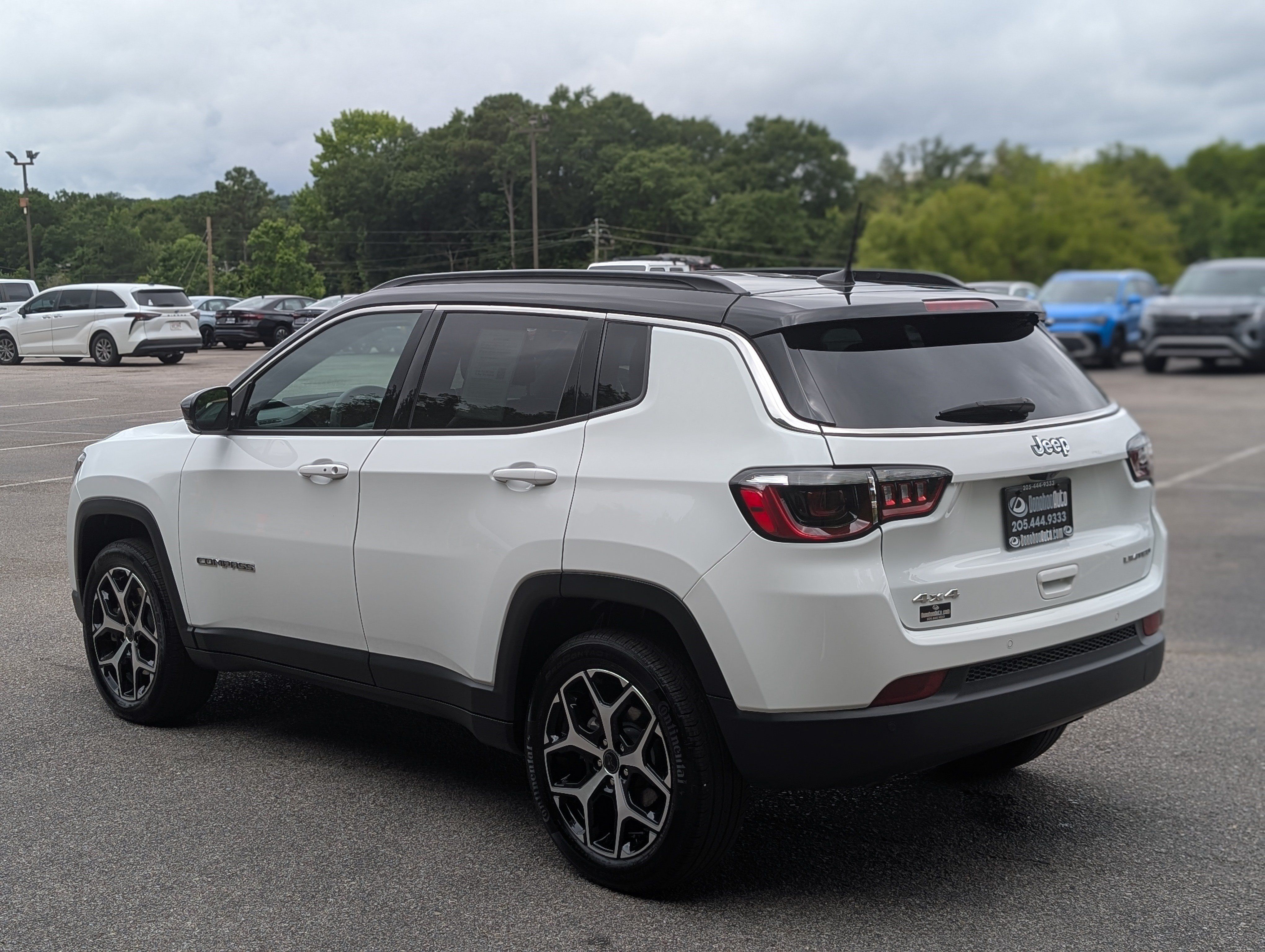 Used 2025 Jeep Compass Limited AWD/4WD image 6