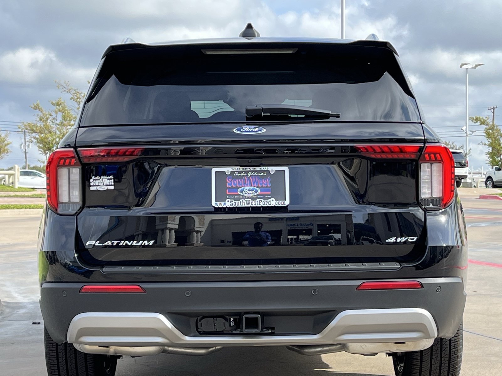New 2026 Ford Explorer Platinum w/ LUX Leather Package AWD/4WD image 5