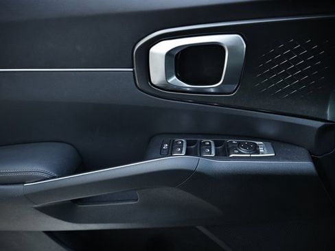 Used 2023 Kia Sorento EX image 15