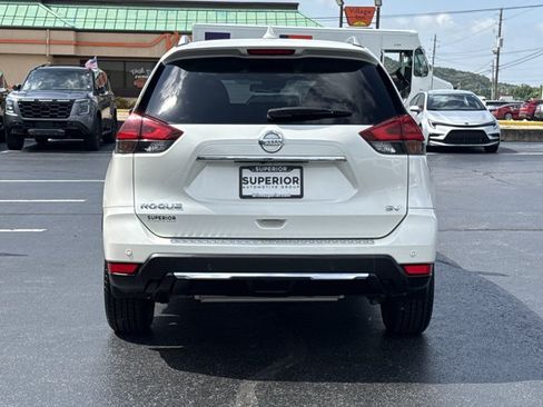Certified 2020 Nissan Rogue SV w/ Premium Package FWD image 4