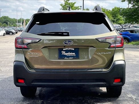 Used 2024 Subaru Outback Premium AWD/4WD image 3