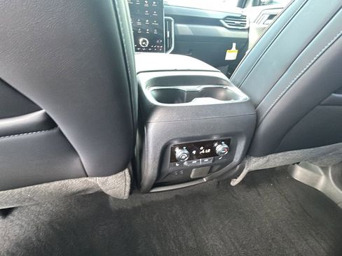 New 2026 GMC Acadia AT4 w/ Luxury Package AWD/4WD image 25