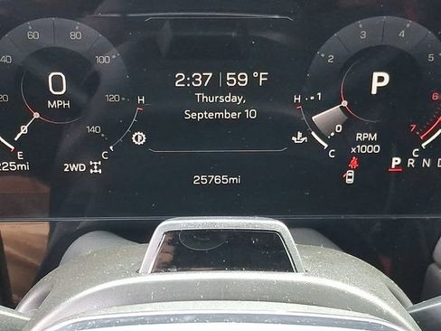Used 2025 GMC Yukon XL AT4 Ultimate AWD/4WD image 21
