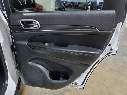 Used 2018 Jeep Grand Cherokee Limited w/ Luxury Group II image 23