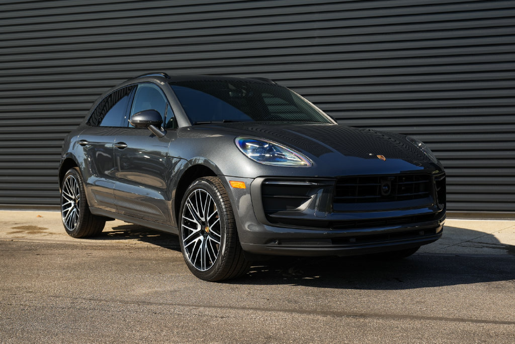 Certified 2026 Porsche Macan AWD/4WD image 38