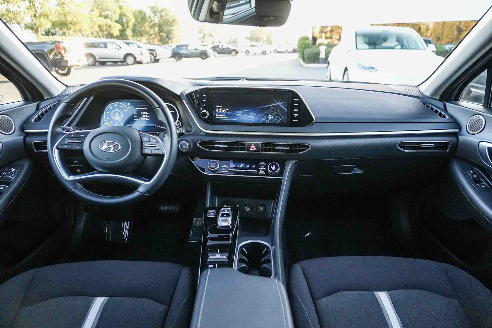 Certified 2023 Hyundai Sonata SEL w/ Convenience Package FWD image 12