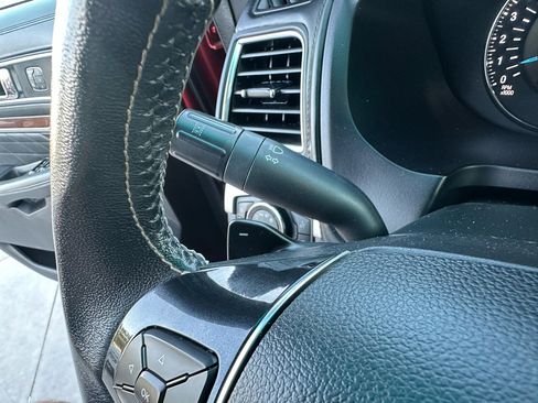 Used 2018 Ford Explorer Platinum image 45